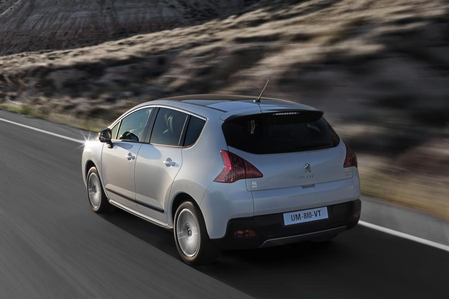  Peugeot 3008 HYbrid4 2010 года  (фото 21 из 35)
